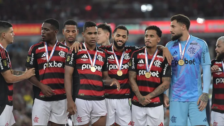 Parte do elenco do Flamengo que foi campeão carioca neste ano. Foto: Thiago Ribeiro/AGIF