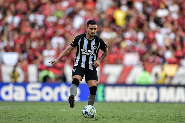 Rafael atuando como jogador do Botafogo – Foto: Thiago Ribeiro/AGIF