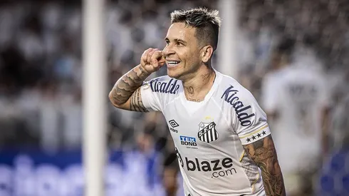 Soteldo marcou um dos gols e também protagonizou lance polêmico. Foto: Raul Baretta/Santos FC