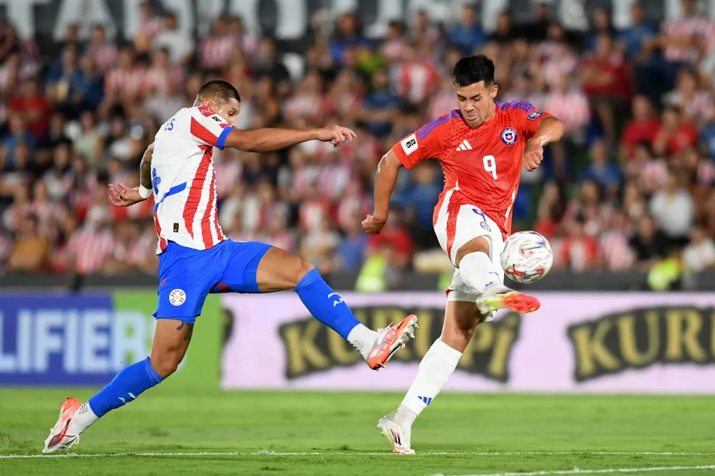Aravena foi duramente criticado por gol perdido em Paraguai x Chile. Foto: Christian Alvarenga/Getty Images.