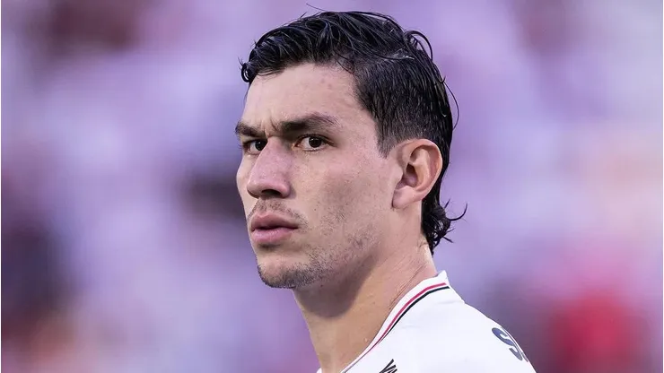 Ferraresi, zagueiro do São Paulo foi destaque nas eliminatória da Seleção da Venezuela e agitou a torcida do São Paulo