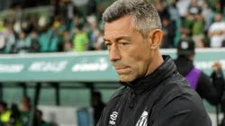 Pedro Caixinha, técnico do Santos, durante partida contra o Coritiba no estadio Couto Pereira pelo campeonato Amistoso. Foto: Robson Mafra/AGIF