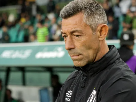 Pedro Caixinha autoriza saída de zagueiro para disputar a Série B