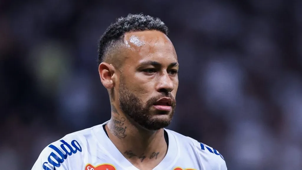 Lesionado, Neymar não será relacionado por Caixinha contra o Vasco – Foto: Marcello Zambrana/AGIF