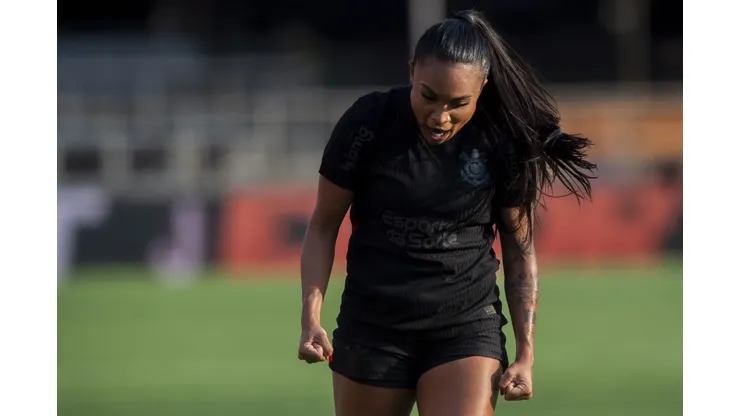 Thais em confronto contra o São Paulo na Supercopa Feminina 2025. Foto: Anderson Romao/AGIF