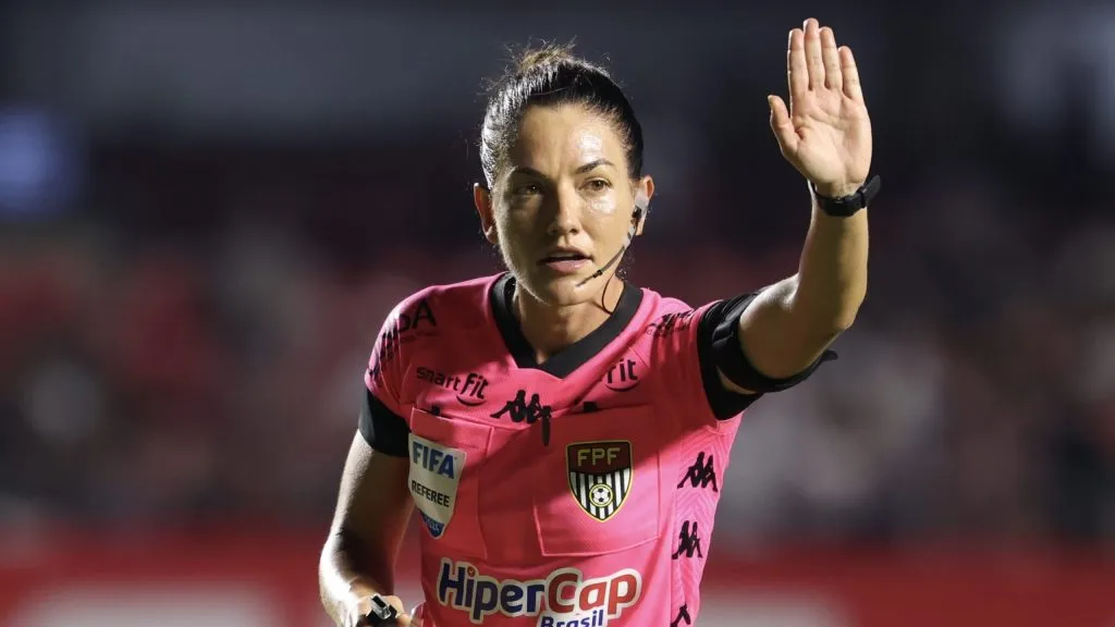 Daiane Muniz vai estar no VAR - Foto: Marcello Zambrana/AGIF.