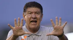 Trio da Seleção Brasileira foi reprovado por Joel Santana.