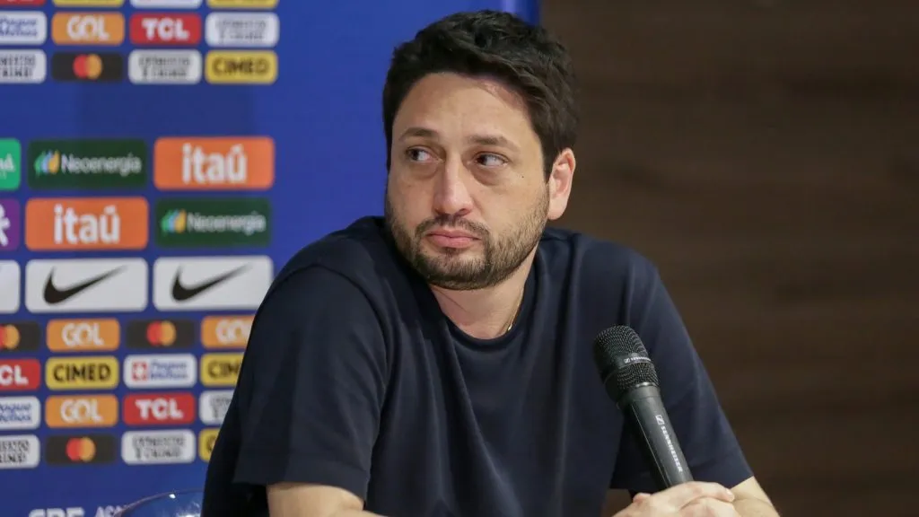 Arthur Elias técnico do Brasil durante coletiva após partida de futebol feminino contra a Jamaica na Arena de Pernambuco