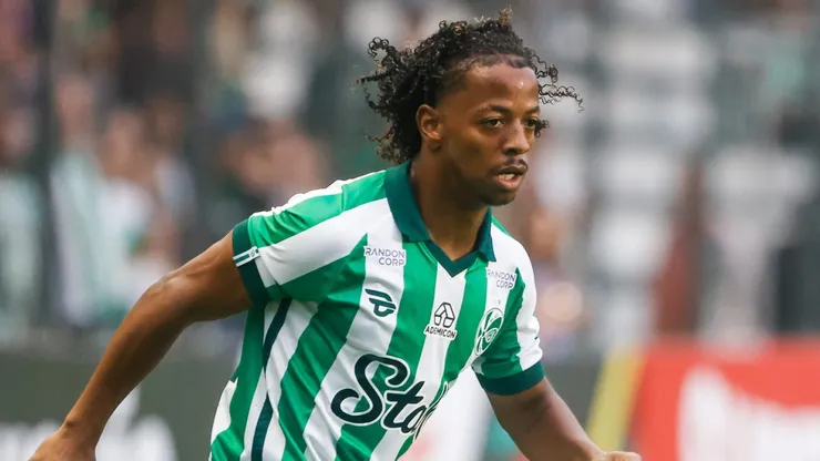 Ênio, atacante do Juventude