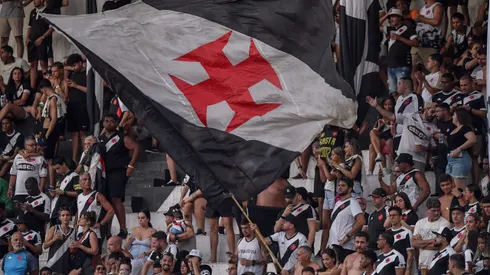 Torcida do Vasco durante partida contra Botafogo no estádio São Januário pelo campeonato Carioca 2025. Foto: Thiago Ribeiro/AGIF