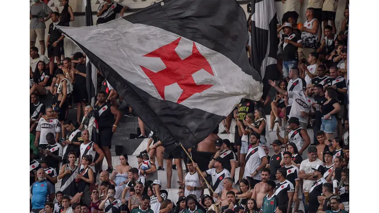 Torcida do Vasco durante partida contra Botafogo no estádio São Januário pelo campeonato Carioca 2025. Foto: Thiago Ribeiro/AGIF