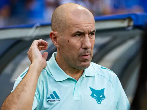 Leonardo Jardim pede apoio ao elenco do Cruzeiro e defende Christian e Lautaro