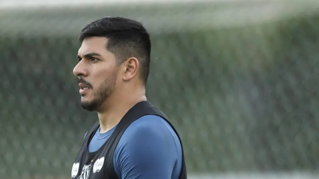 SP – SANTOS – 05/01/2025 – SANTOS, TREINO – Joao Paulo jogador do Santos durante treino no Centro de Treinamento CT Rei Pele, neste domingo (05).