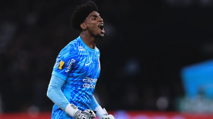 Hugo Souza foi um dos destaques do Corinthians no Paulistão. Foto: Ettore Chiereguini/AGIF