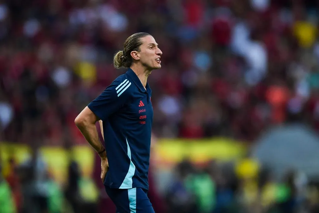 Filipe Luís em jogo do Flamengo. Foto: Thiago Ribeiro/AGIF