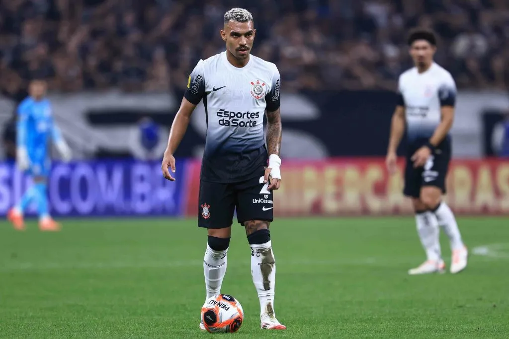 Matheuzinho se manifestou sobre os problemas vividos pelo Corinthians - Foto: Marcello Zambrana/AGIF.
