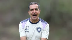 Paiva durante treinamento do Glorioso no Rio de Janeiro.