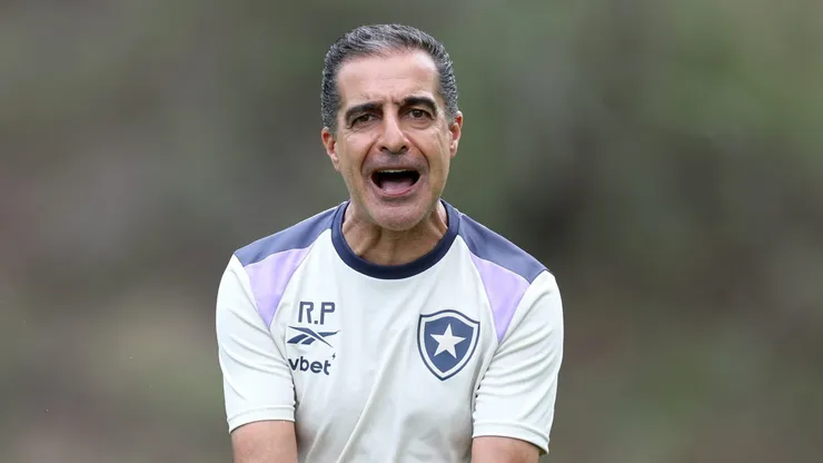 Paiva durante treinamento do Glorioso no Rio de Janeiro.