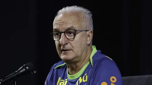 Dorival durante coletiva com a Seleção Brasileira.