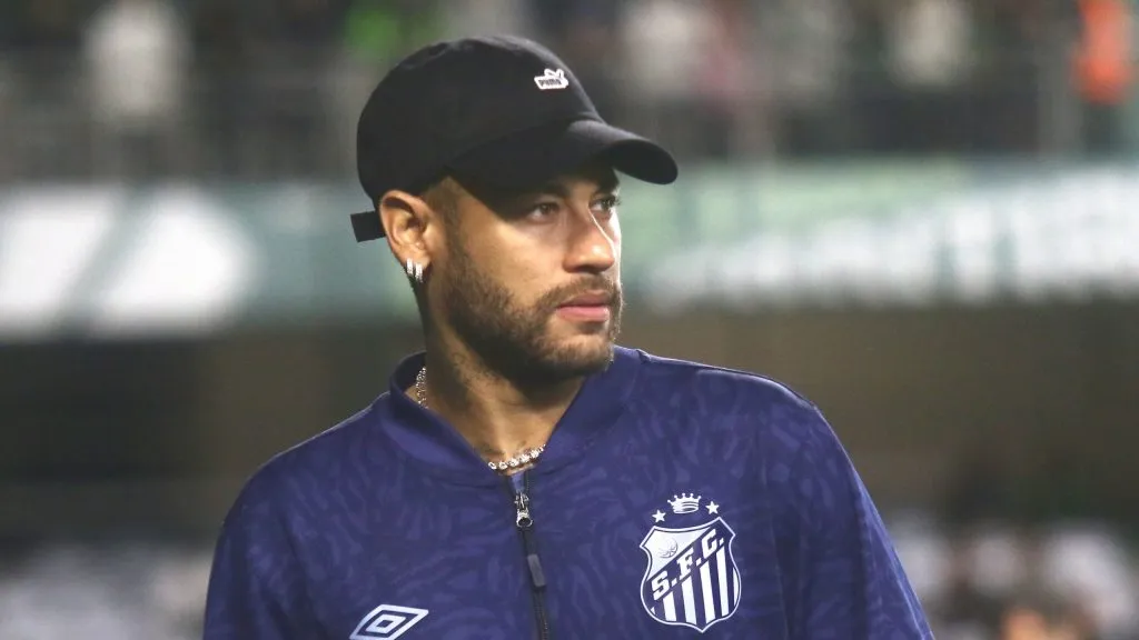 Neymar jogador do Santos durante partida contra o Coritiba no estádio Couto Pereira pelo campeonato Amistoso. Foto: Gabriel Machado/AGIF