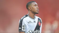 Rayan, jogador do Vasco, durante partida contra o Flamengo, pelo Campeonato Carioca. Foto: Thiago Ribeiro/AGIF.