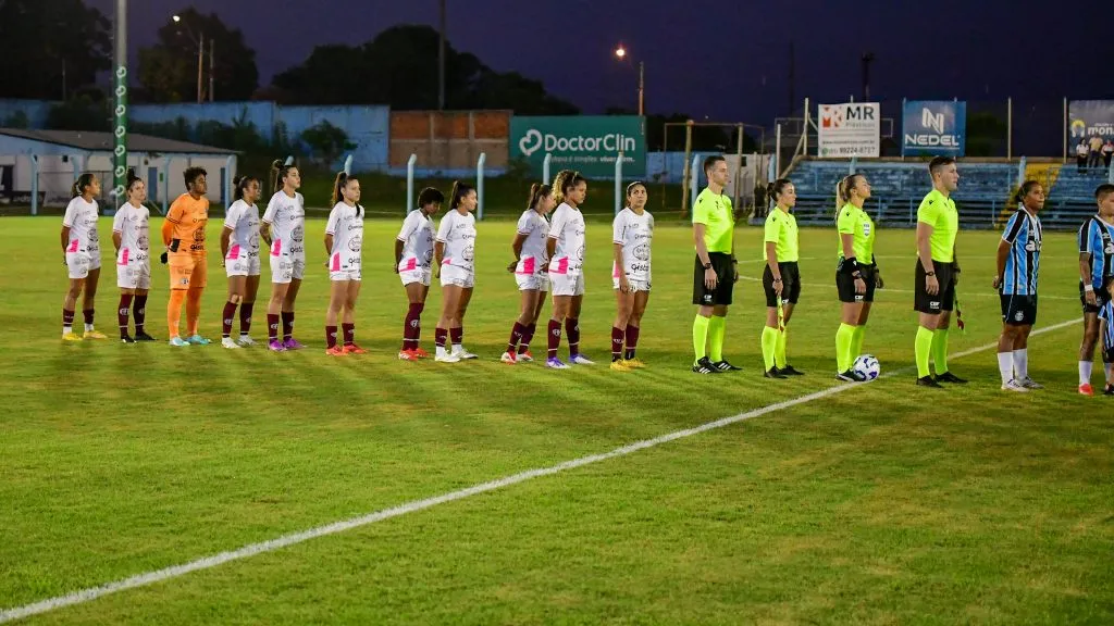 Confronto entre Ferroviária e Grêmio no Brasileirão Feminino 2025
