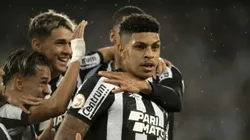 Luis Henrique, jogador do Botafogo, comemora seu gol durante partida contra o Bahia, pelo Campeonato Brasileiro de 2023. Foto: Jorge Rodrigues/AGIF.