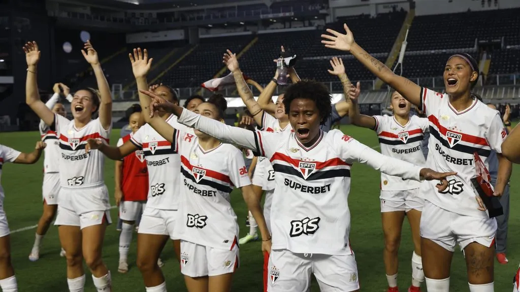 São Paulo no duelo contra o Flamengo pela Supercopa Feminina 2025