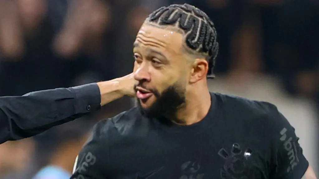 Foto: Joisel Amaral/AGIF – Depay é poupado e ataque do Corinthians vai ter Talles e Romero.