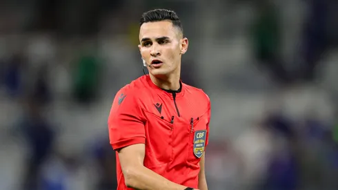 Matheus Delgado foi o juiz do clássico
