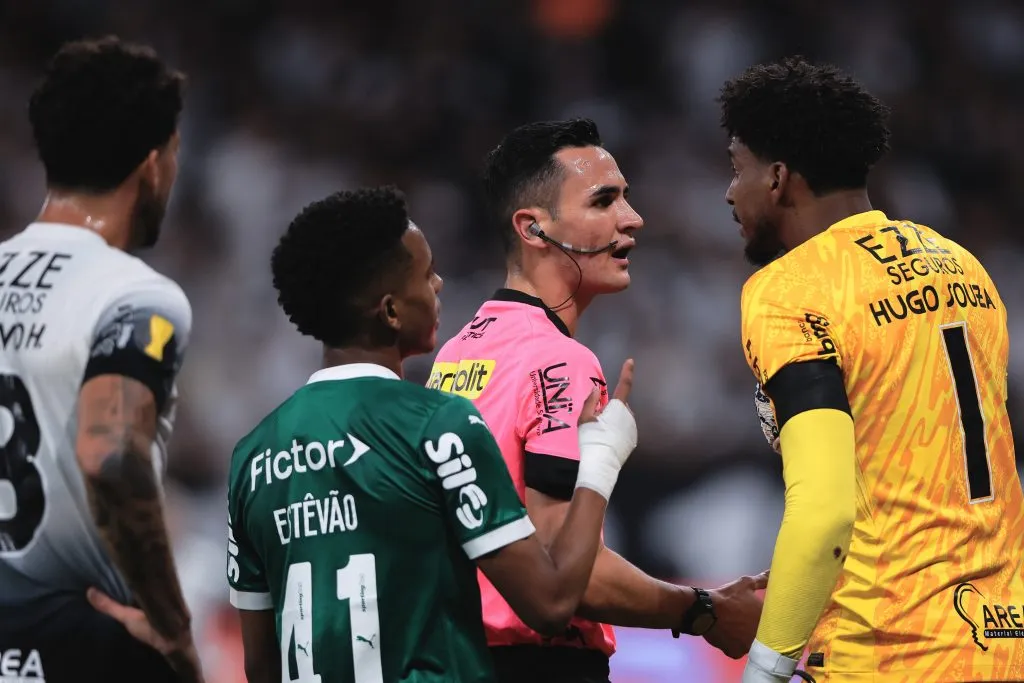 Juiz durante a final. Foto: Ettore Chiereguini/AGIF