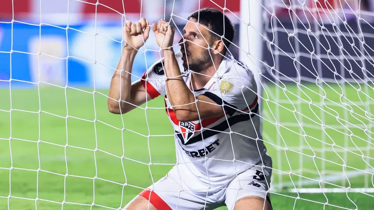 Calleri, jogador do Sao Paulo, durante partida contra o Botafogo no estadio Morumbi pelo campeonato Copa Libertadores 2024. Foto: Marcello Zambrana/AGIF