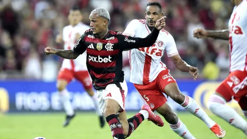 Flamengo recebeu o Internacional na estreia do Brasileirão - Foto: Alexandre Loureiro/AGIF
