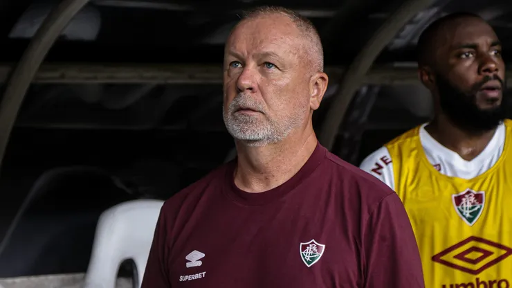 Mano Menezes durante partida entre Fortaleza e Fluminense, na Arena Castelão, pelo Campeonato Brasileiro. Foto: Marcelo Gonçalves/FFC