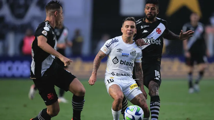 Vasco e Santos voltam a se enfrentar mais de um ano depois, em estreia pelo Brasileirão.