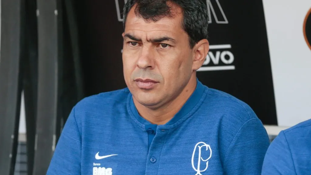 Carille durante partida. Foto: Marcello Zambrana/AGIF