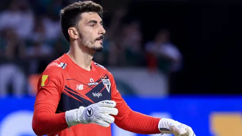 Rafael goleiro do São Paulo durante partida contra o Palmeiras no estádio Arena Allianz Parque pelo campeonato Paulista 2025.
