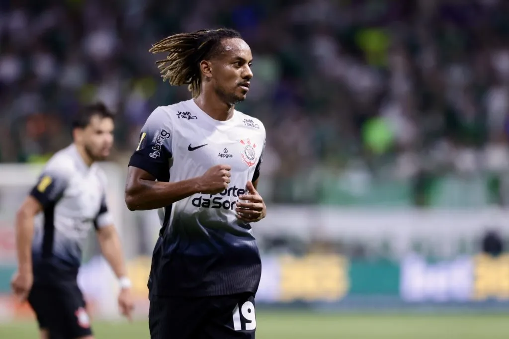 Carrillo em ação pelo Corinthians. Foto: Marcello Zambrana/AGIF
