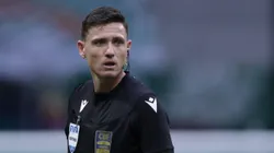 O árbitro Ramon Abatti Abel durante partida entre Palmeiras e Fluminense no estádio Arena Allianz Parque pelo campeonato Brasileiro A 2024. Foto: Ettore Chiereguini/AGIF