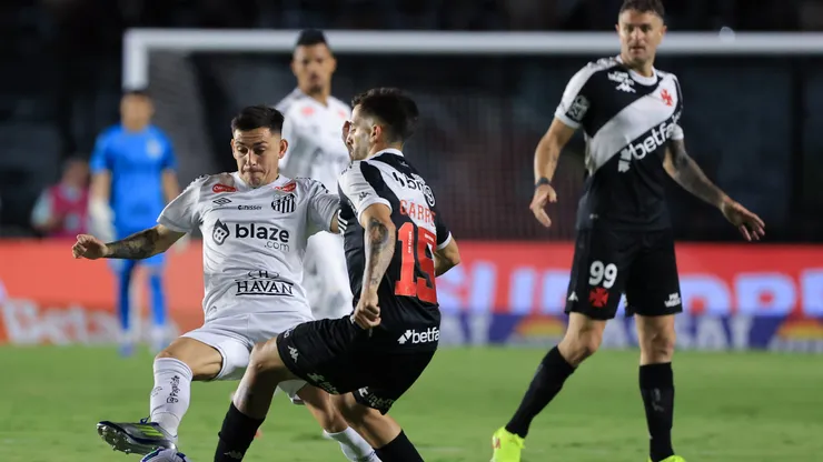 Vasco e Santos se enfrentaram pelo Campeonato Brasileiro - Foto: