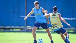 O retorno de Kanneman, zagueiro do Grêmio durante treino coletivo está agitando a torcida que quer vê-lo em campo novamente o mais rápido possível ao lado de Wagner Leonardo