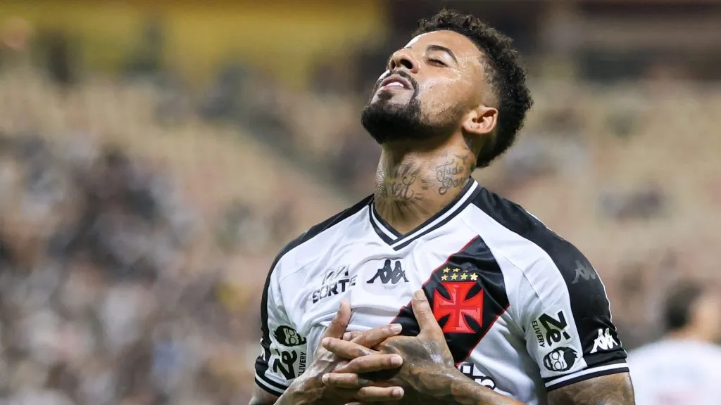 Paulinho jogador do Vasco