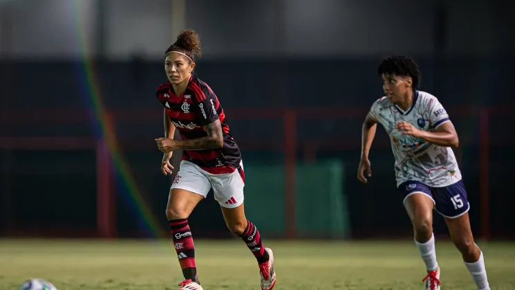 Cristiane em jogo contra o Instituto 3B pelo Flamengo