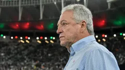 Abel Braga, técnico do Fluminense, durante partida contra o Internacional, pelo Campeonato Brasileiro de 2022. Foto: Thiago Ribeiro/AGIF.
