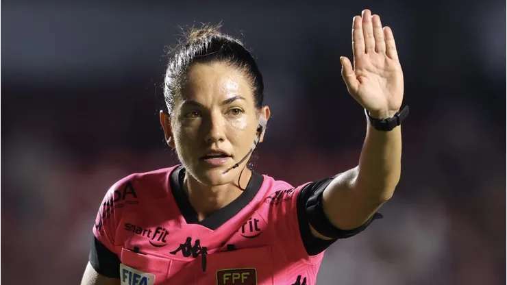 Grêmio x CAM tinha Daiane Muniz no VAR.