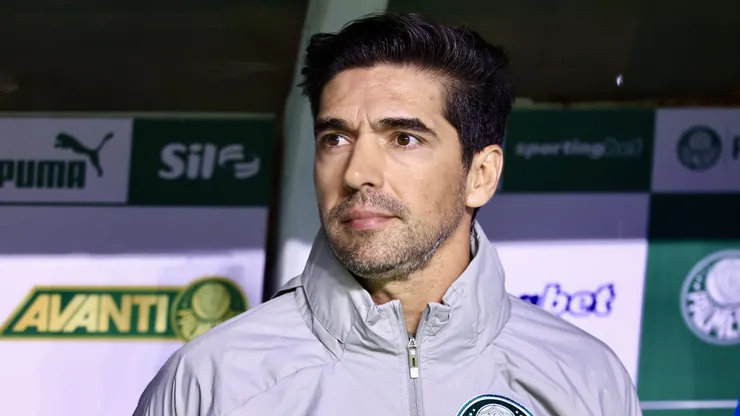 Treinador português citou o Internacional na coletiva