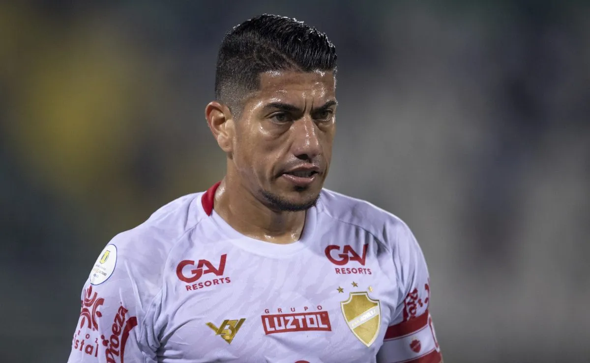 Hercules Ralf Ralf, ex-Corinthians, faz história e alfineta Timão