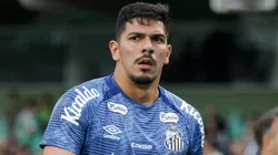 João Paulo segue um líder, mesmo como reserva do Santos.