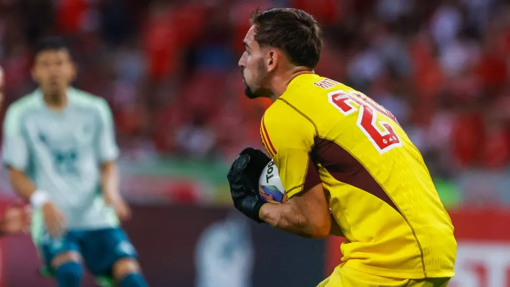 Anthoni foi titular do Internacional durante a campanha do título estadual – Foto: Luiz Erbes/AGIF