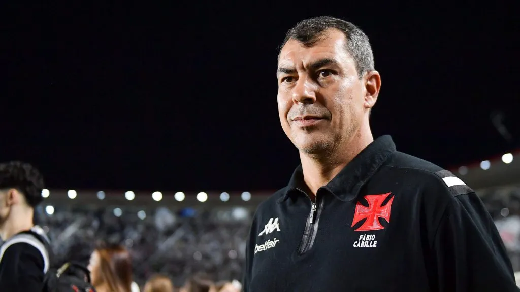 Fábio Carille, técnico do Vasco, durante partida contra o Santos, pelo Campeonato Brasileiro. Foto: Thiago Ribeiro/AGIF.